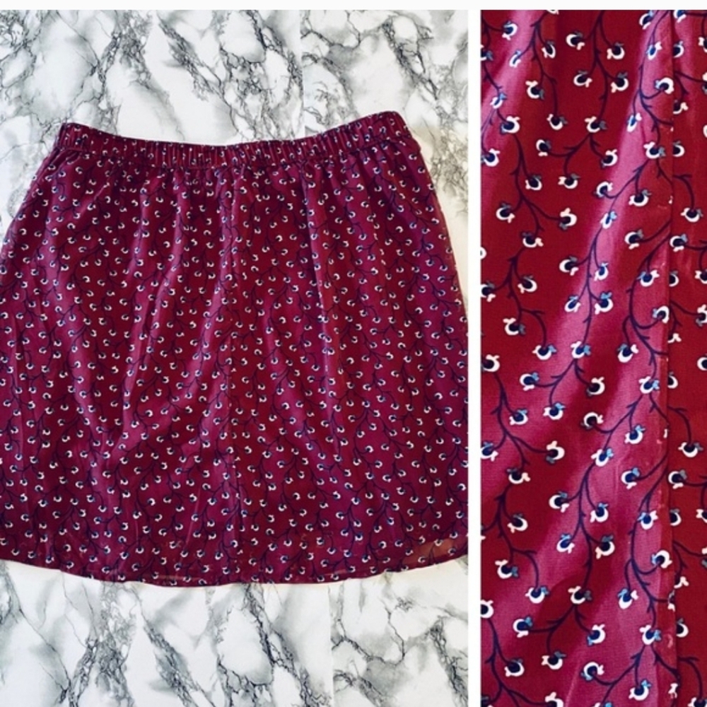 Old Navy Skirt In Burgundy Floral Print